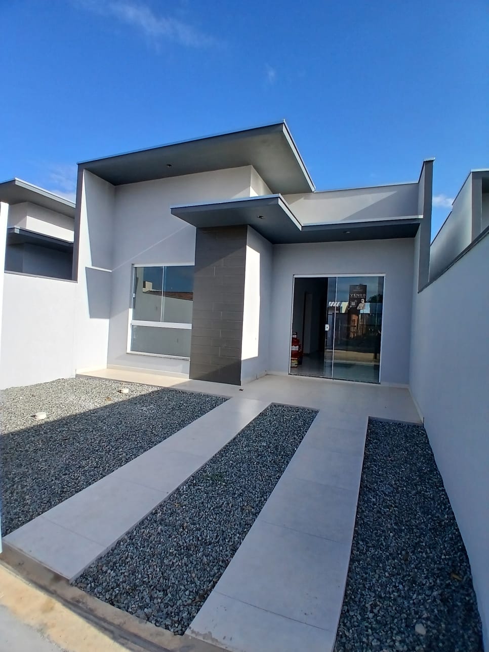 Imagem destaque do imovel Geminado - Venda - Casa com Localizacao Previlegiada